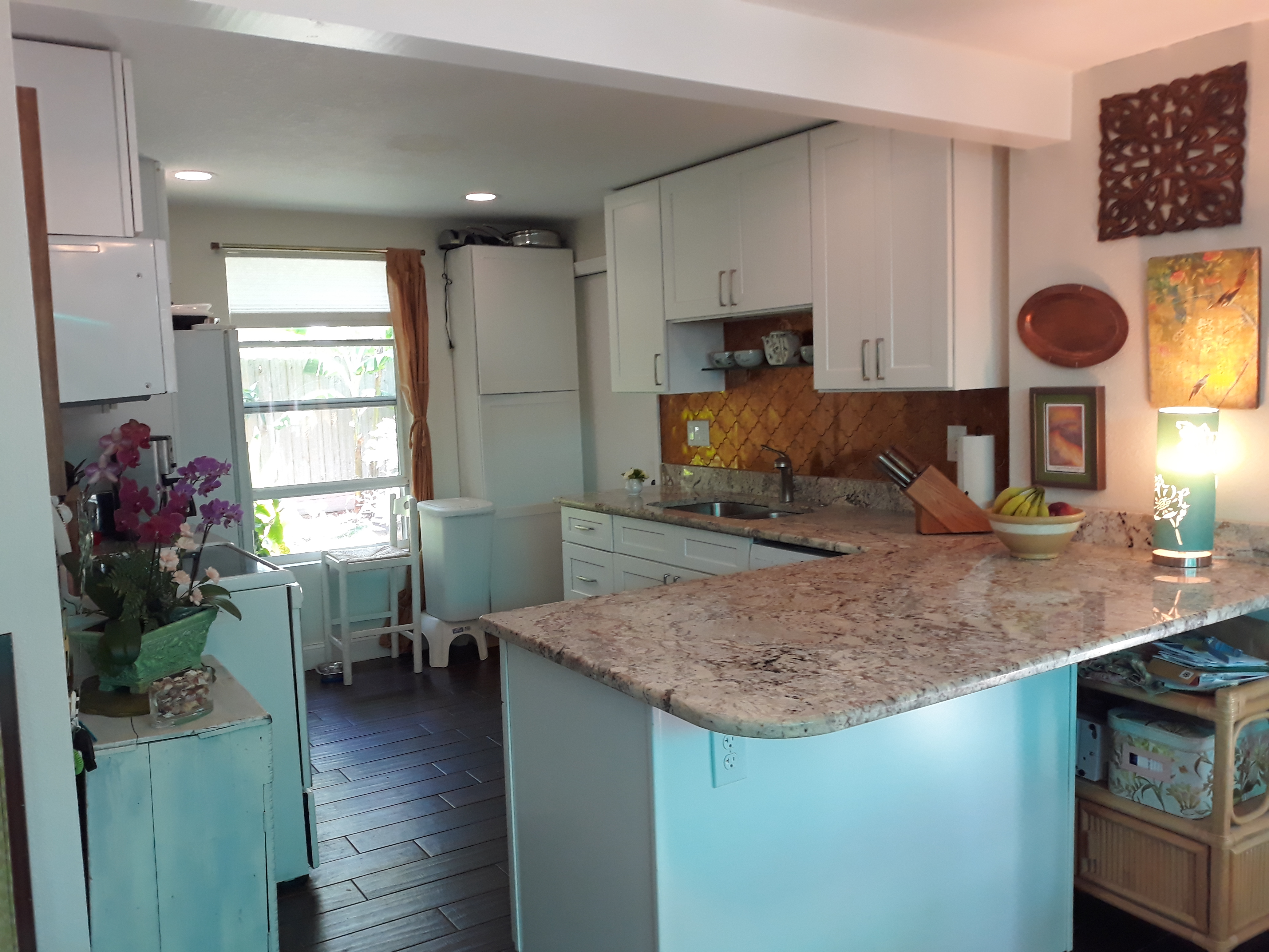 Seating at the kitchen counter